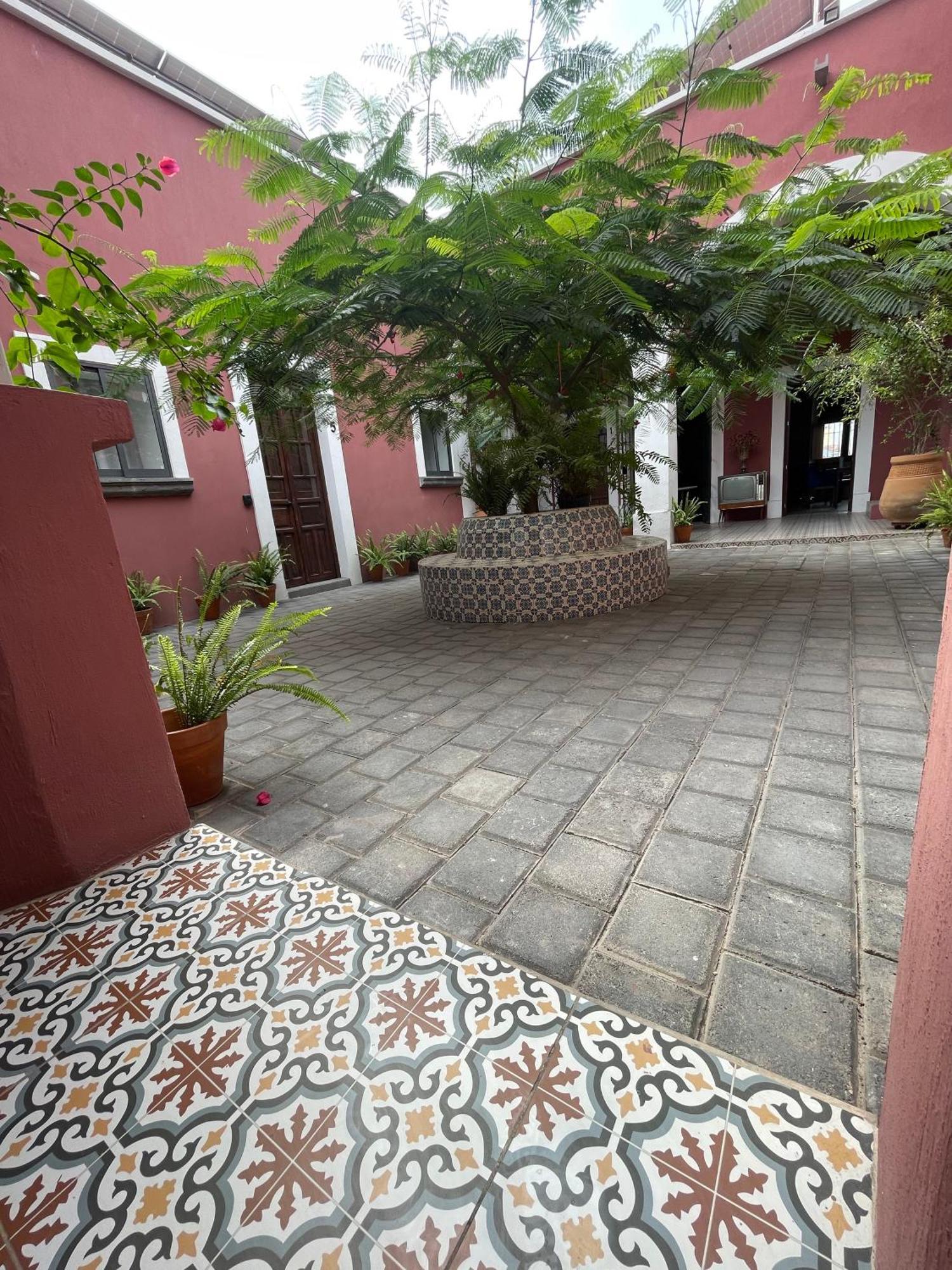 Quinta La Perla Hostel Guadalajara Exterior photo